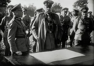 Hammerstein: President von Hindenburg at a maneuver