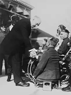 Amputee: President Warren Harding shaking hands with Lt