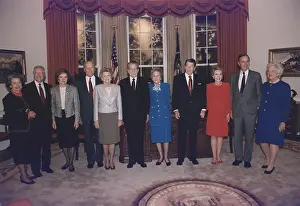 Simi: Four presidents and five first ladies pose ?