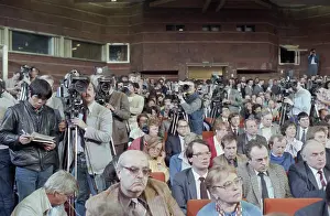 Responding: The press conference at the Ministry of Foreign Affairs