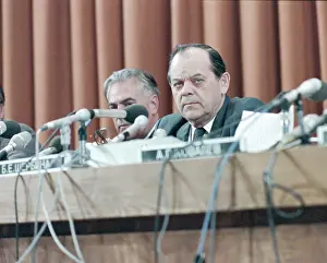 Responding: The press conference at the Ministry of Foreign Affairs