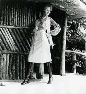 Suzanne: Press - Peter Robinson - Penny Yates, Suzanne Bassett