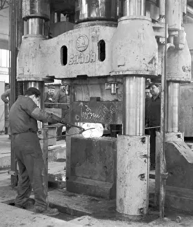 Kralove: Press - presser - worker - steel shaping