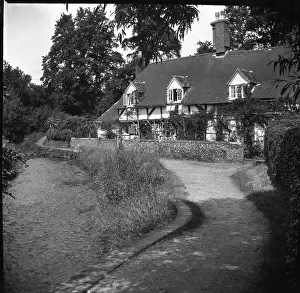 Sutton: Pretty country house, Hackbridge