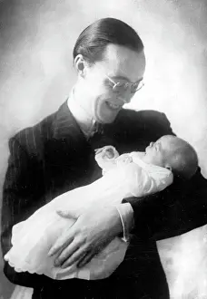 Armgard: Prince Bernhard of Lippe-Biesterfeld with daughter