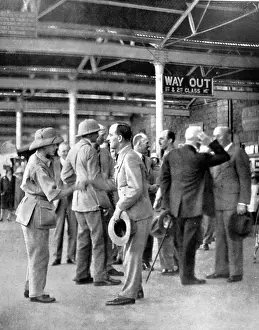 Abdicated: Prince of Wales at Nairobi station