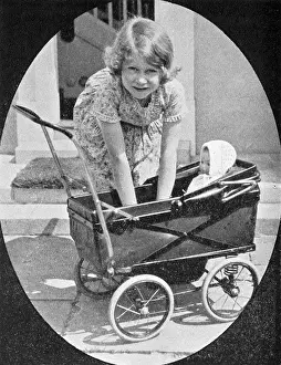 Bwthyn: Princess Elizabeth playing with doll's pram