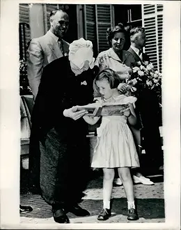 Marijke: Princess Marijke of the Netherlands with elderly visitor