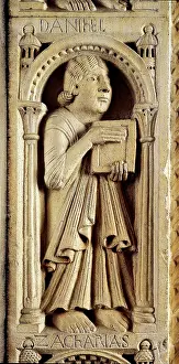 Basrelief: Principal Doorway. Internal jambs, The