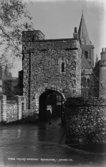 Gateway: Priors Gateway, Rochester