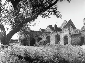 Walsingham: PRIORY RUINS