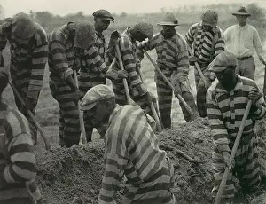 10 People: Prison Work Crew in the American South, 1929-30