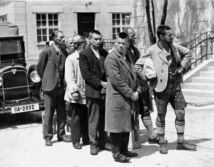 Imprison: Prisoners arrive in Dachau, 1933