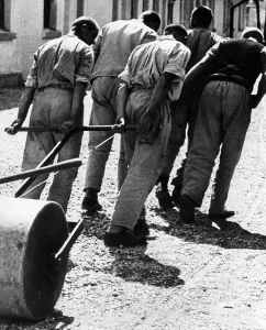 Custody: Prisoners in the Dachau concentration camp, 1933