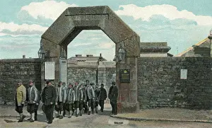 Dartmoor: Prisoners at the Gate of Dartmoor Prison