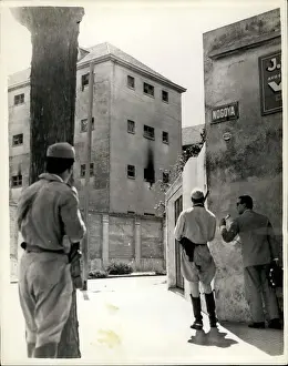 Warders: Prisons