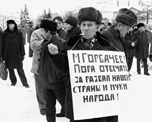 Fought: Pro-communist demonstration in Yaroslavl, 1991