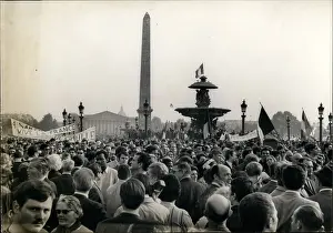 Stays: Pro-Gaullist demonstration, Place de la Concorde, Paris