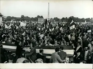 Etoile: Pro-Gaullist demonstration, Place de la Concorde, Paris