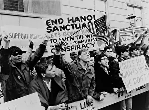 Urging: Pro-Vietnam War demonstrators. Counter-demonstrators, ?