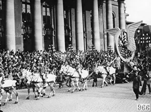 Oversized: Procession in Munich, 1925