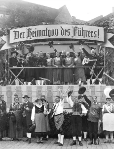 Classification: Procession of the People's League for the Germanness abroad