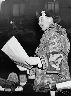 Dezember: Proclamation of King George VI by