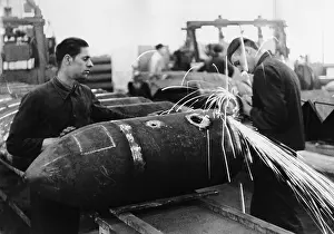 Seams: Production of aircraft bombs, 1940