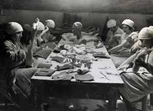 Worktable: Production of hands for dolls