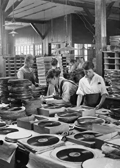 Phonograph: Production of phonograph records, 1928
