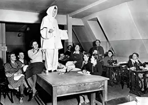 Asked: Production of snow shirts, 1942