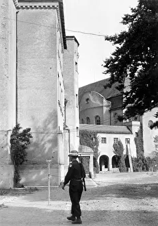 Patroling: Former professor's academy in Munich