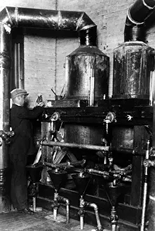 Distillation: Prohibition: Illicit distillation in the USA