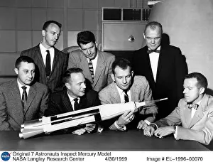 Slayton: Project Mercury astronauts inspect Mercury ?