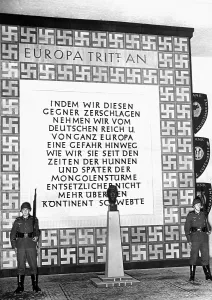 Slogan: The propaganda exhibition Das Sowjetparadies