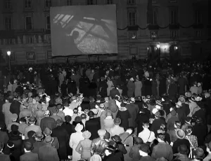 Announced: Propaganda films at Heldenplatz, 1938