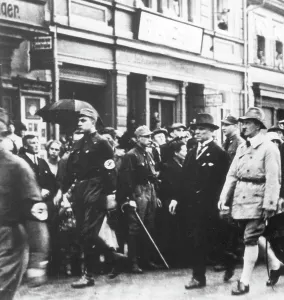 Streetlife: Propaganda march of the NSDAP in Weimar, 1926