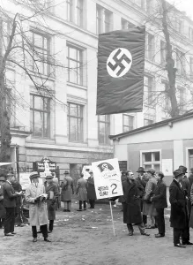 Helpers: Propaganda stand of the NSDAP in the Reichstag