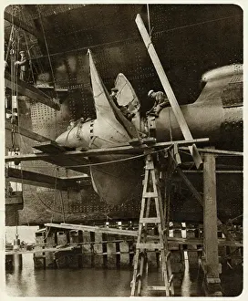 Steamliners: Propeller of R.M.S. Queen Mary Ocean Liner