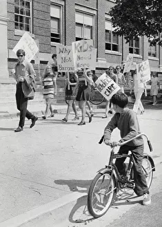 Picketing: Protest - Demonstration - Strike - USA - 1970s