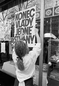 Pastes: Protest - poster - shop window - slogan - message