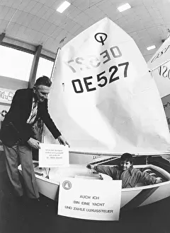 Optimist: Protest by the Sailing Association against high taxation