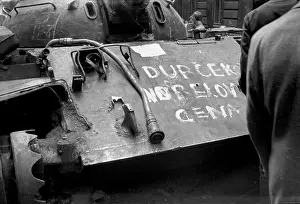 Dubcek: Protest - tank - message - Dubcek
