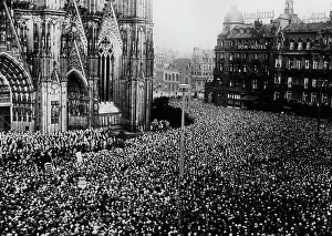 Balconies: Protests against the Treaty of Versailles, 1929