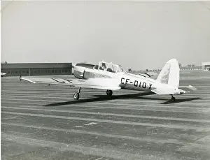 Chipmunk: The prototype de Havilland Canada DHC1 Chipmunk, CF-DIO-X