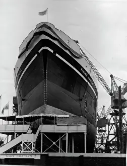 Prow: Prow of the ship Vivien Louise