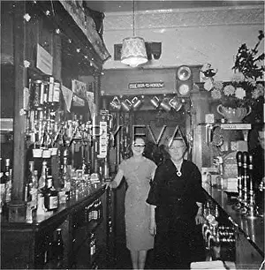 Barmaids: PUB BAR AND BARMAIDS