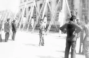 Gallows: Public execution of political opponents by the Young Turks