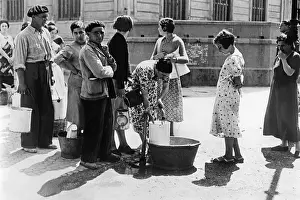 Succeeded: Public fountain in Sann Sebastian in the summer of 1936