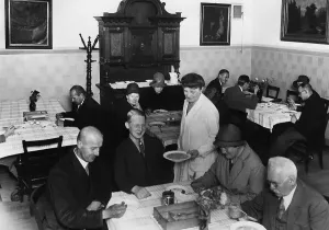 Soup: Public soup kitchen, 1931
